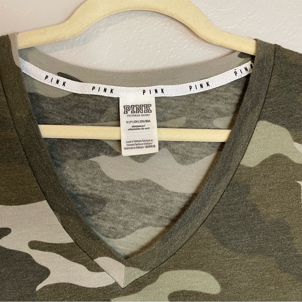 Victoria’s Secret Army Green Camo V Neck T Shirt - Picture 5 of 8